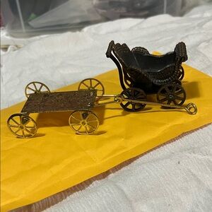 Vintage-Style Gold and Black Toy Carriage Pull Wagon for Kids